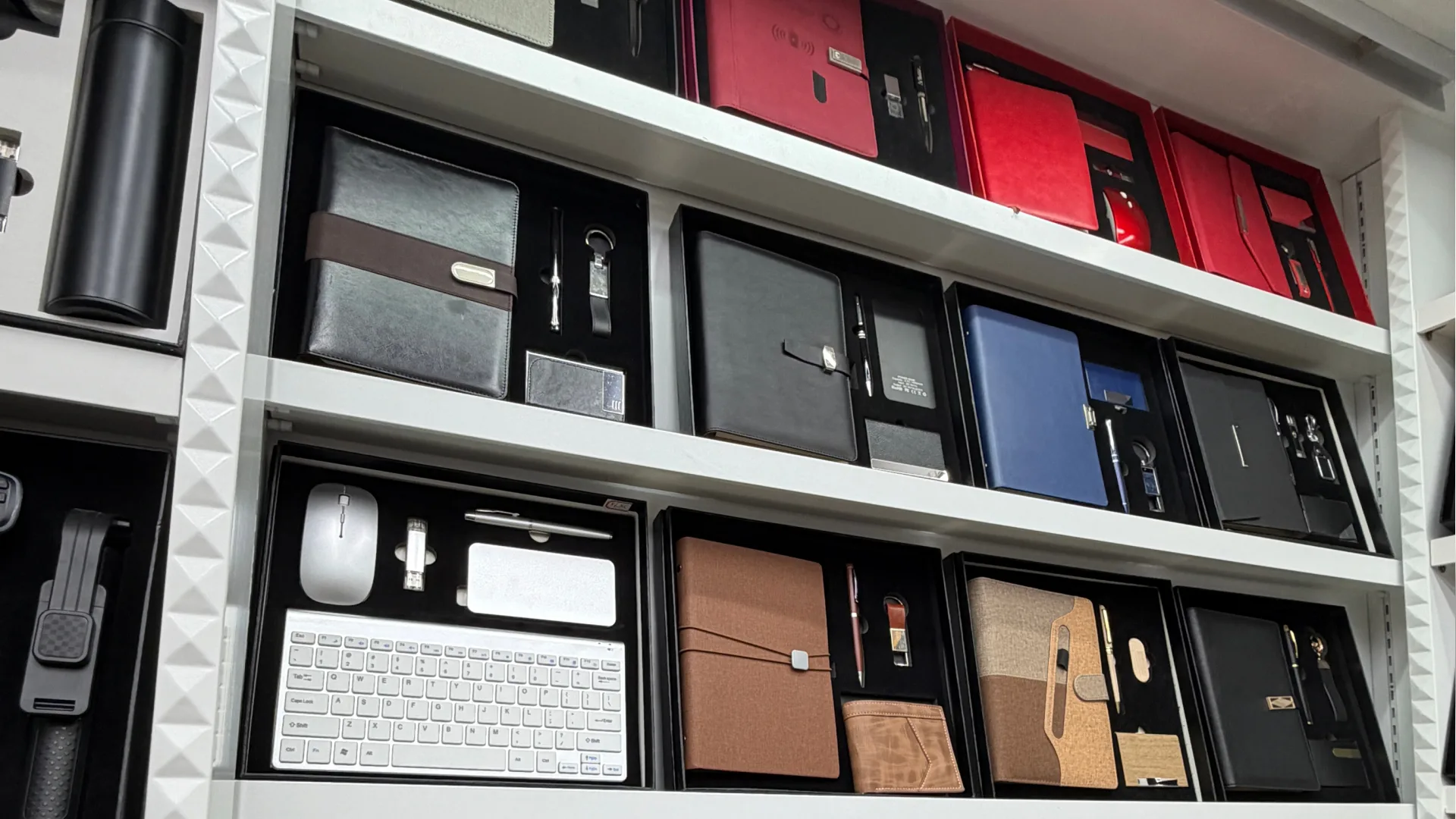 Corporate gift sets and accessories that can be customized for a brand